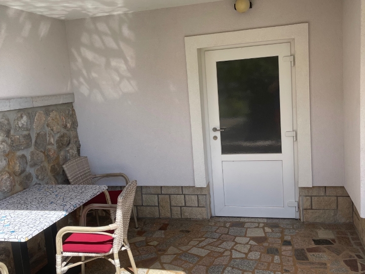 Lovran (800 m od centra) - dugoročno: studio stan 25 m² s terasom