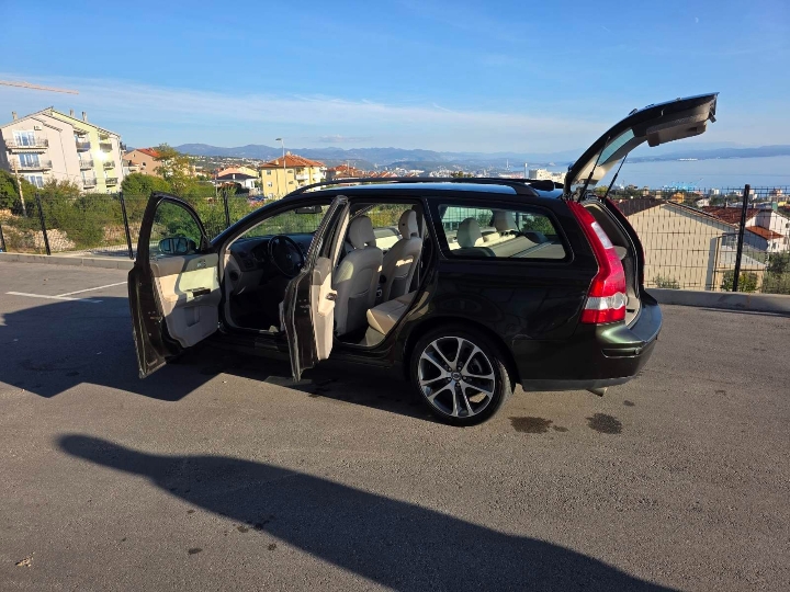 Volvo V50 T5 AWD