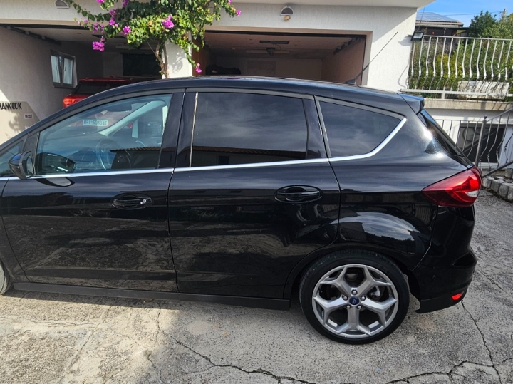 Ford C Max Titanium 2016.god prodajem