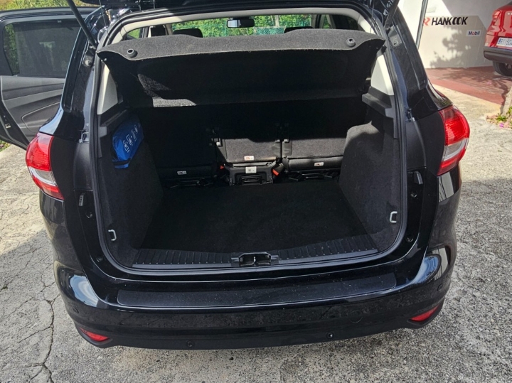 Ford C Max Titanium 2016.god prodajem