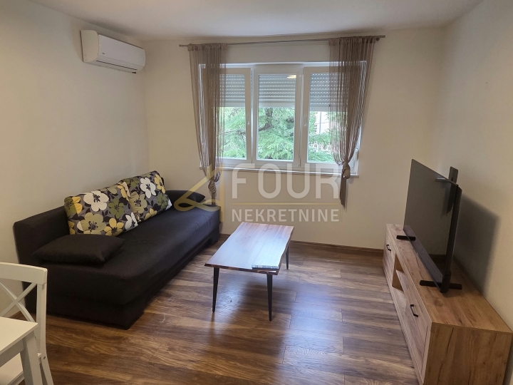 Rijeka, Donja Vežica, 54m2, 2S+DB, uređen stan s lođom!