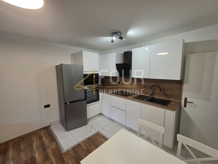 Rijeka, Donja Vežica, 54m2, 2S+DB, uređen stan s lođom!