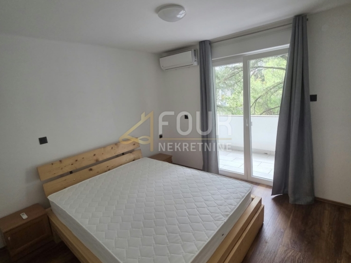 Rijeka, Donja Vežica, 54m2, 2S+DB, uređen stan s lođom!