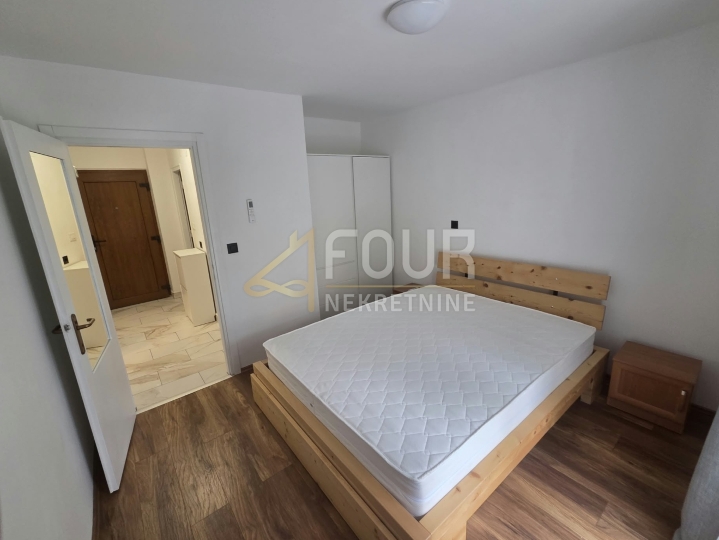 Rijeka, Donja Vežica, 54m2, 2S+DB, uređen stan s lođom!