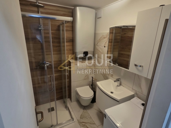 Rijeka, Donja Vežica, 54m2, 2S+DB, uređen stan s lođom!