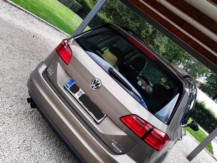 VW Golf Sportsvan 2.0 TDI DSG, 2015. god.