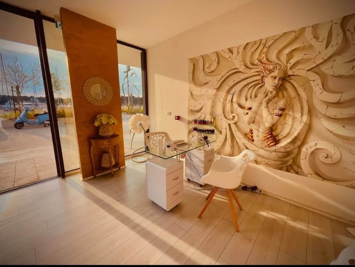 Kozmetički salon, ACI marina Rovinj, prodaja