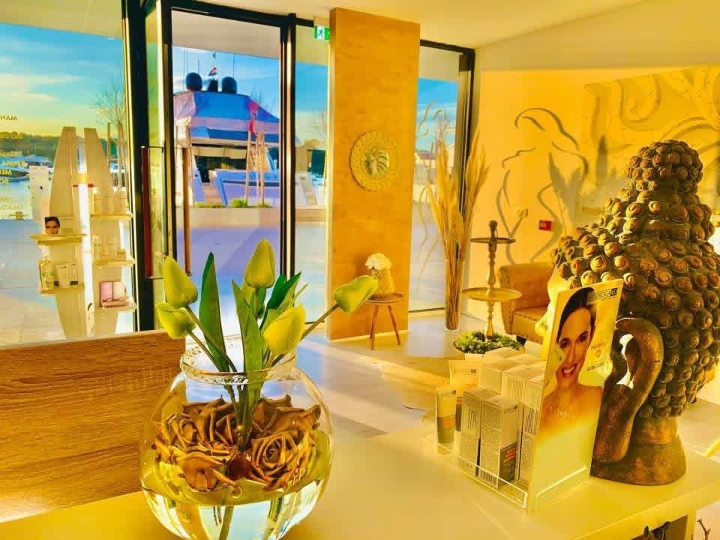Kozmetički salon, ACI marina Rovinj, prodaja