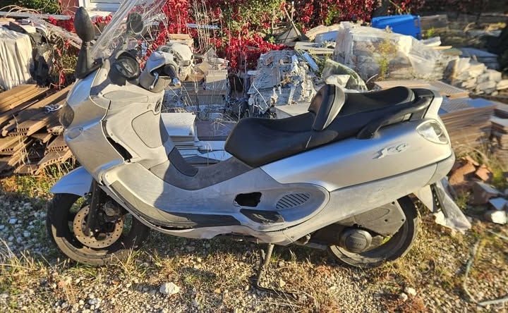 Piaggio X9, savijene vilice
