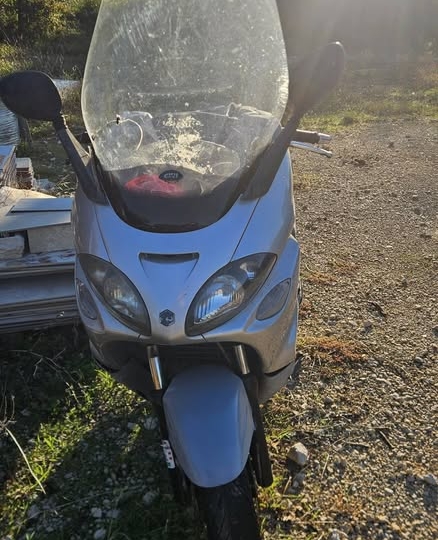 Piaggio X9, savijene vilice