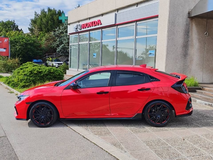 Honda Civic 1.0 VTEC Turbo Sport, 2021. god.