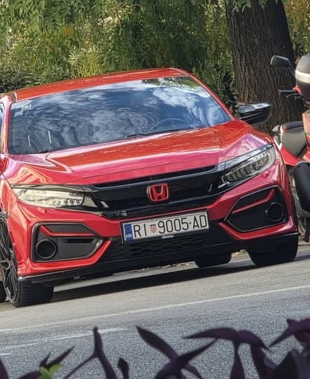 Honda Civic 1.0 VTEC Turbo Sport, 2021. god.