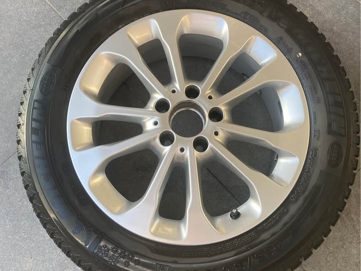 Alu felge s Michelin gumama, 4 kom.