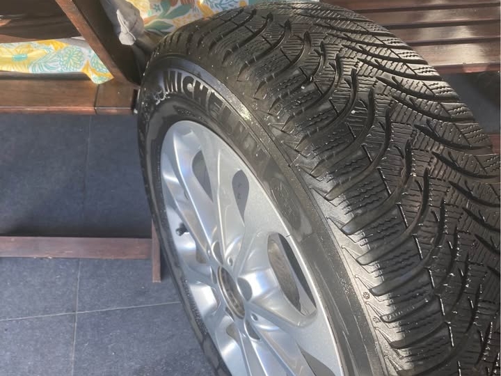 Alu felge s Michelin gumama, 4 kom.