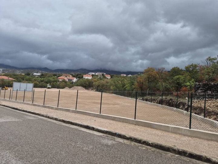 Kraljevica, poslovni prostor/skladište 3500 m2, najam