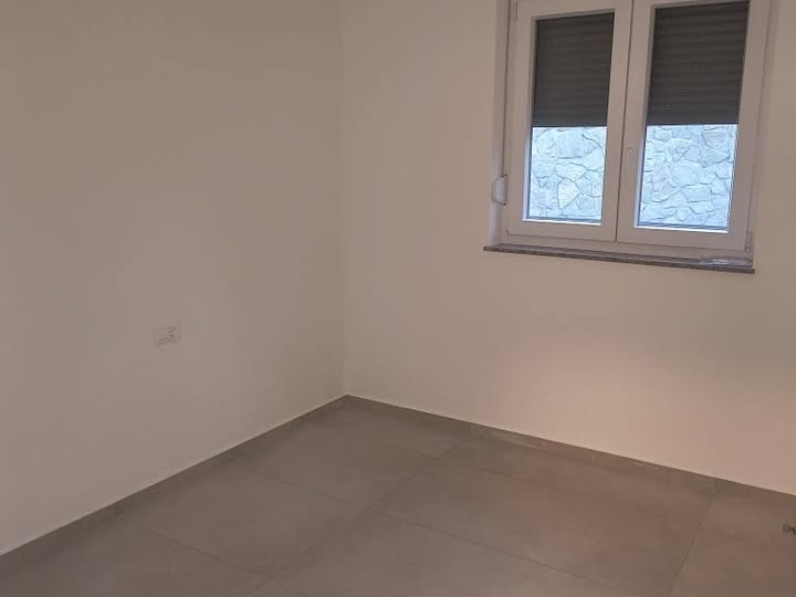 Kastav, 2 prostorije za tihi obrt, 330 €/prostorija