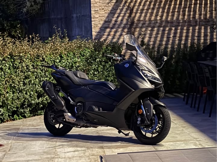 Yamaha T-Max, 2022. god., oko 20.000 km