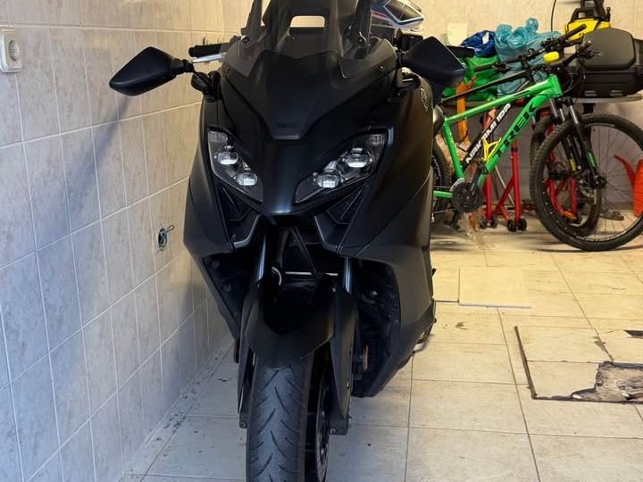Yamaha T-Max, 2022. god., oko 20.000 km