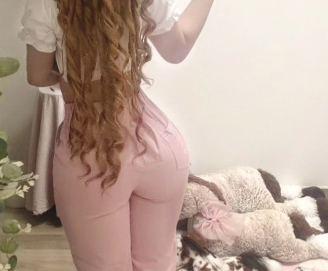 Sara21 - nudim zabavu