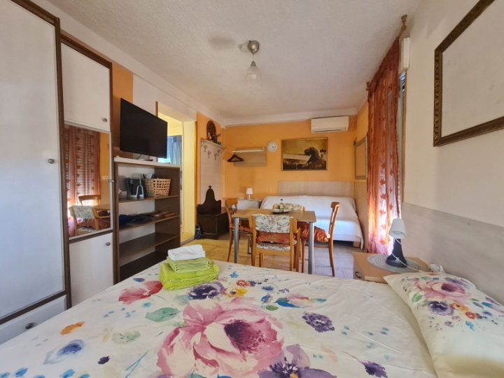 Zamet, blizu okretišta 2A, garsonijera