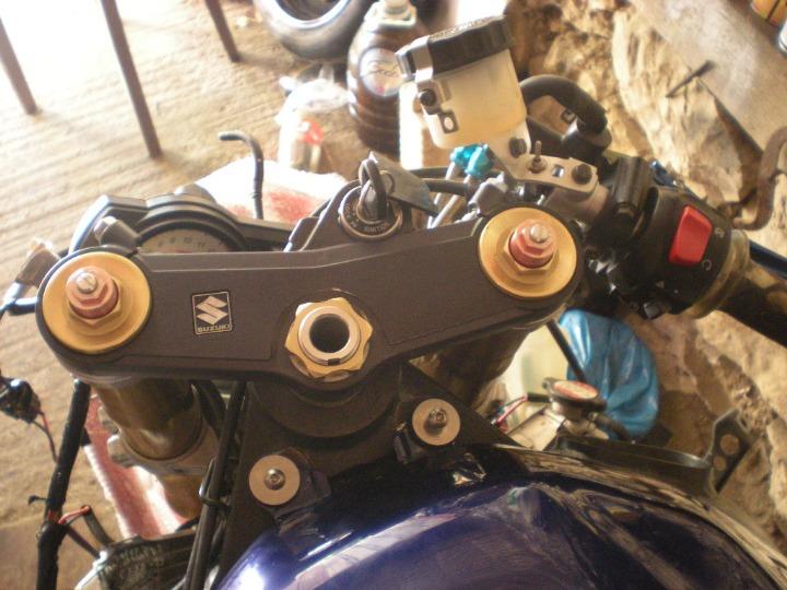 Suzuki GSXR 1000 2003. razbijen