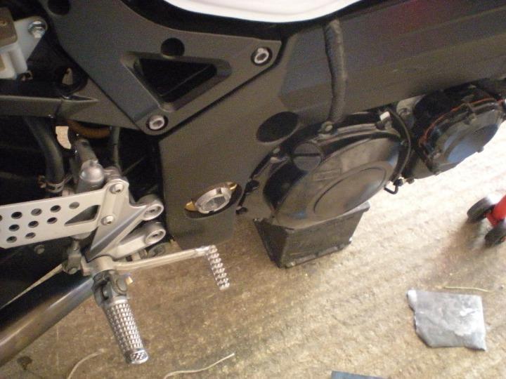 Suzuki GSXR 1000 2003. razbijen