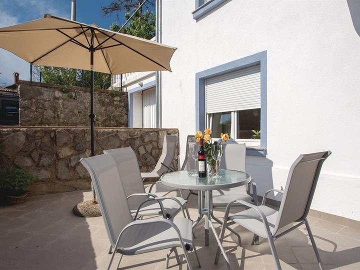 Frančići - u potpunosti namješten!