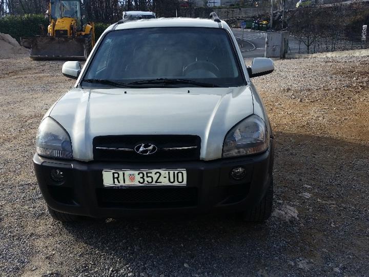 Hyundai Tucson 2.0 CRDI, 4WD [2/9]