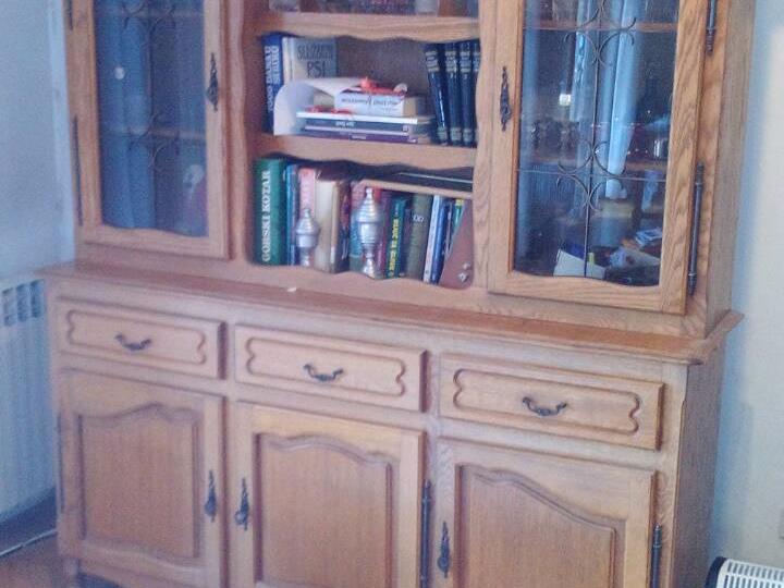 Hrastov namještaj prodajem