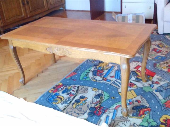 Hrastov namještaj prodajem