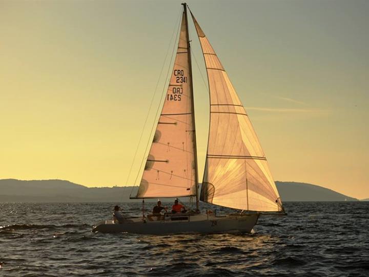 Elan Express 777 sa spojlerom