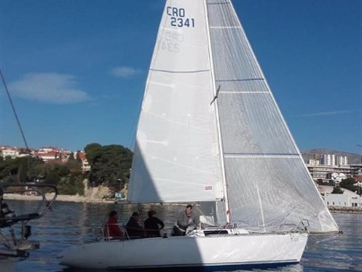Elan Express 777 sa spojlerom