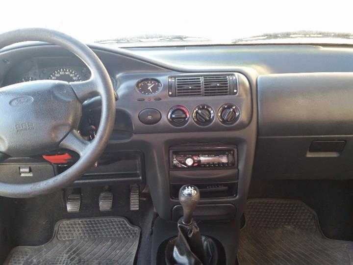 Ford Escort 1.4, 1998. godina