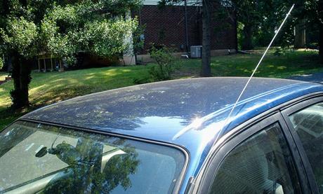 Oštećenje antene vozila u automatskoj praonici