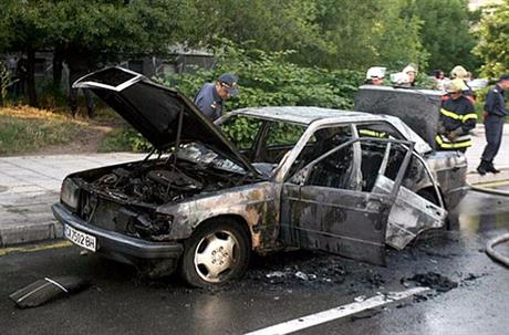 U podmetnutom požaru izgorio automobil, ali i još dva uz njega - tko im plaća štetu?