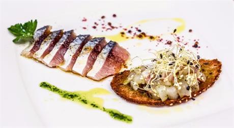 Tartar od brancina i sashimi škombra ili skuša