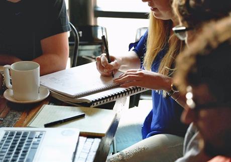 Obveza poslodavca da se savjetuje prije donošenja odluka