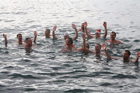 Novogodišnje kupanje na Pećinama 2017.!