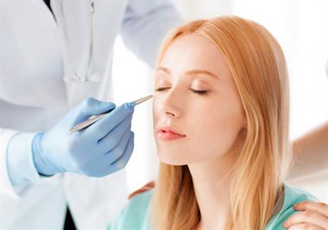 Plastična i/ili estetska kirurgija