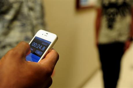 Pametni telefon opasan kao i alkohol