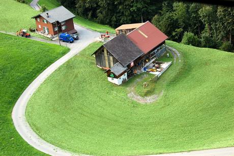 Može li vlasnik druge nekretnine legalizirati i moju bez mojeg odobrenja?
