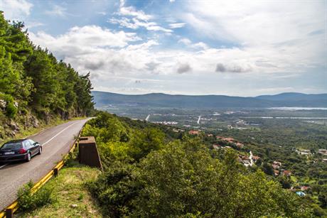 Što mi je potrebno za putovanje autom u Crnu Goru?
