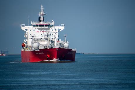 Mogu li dobiti povrat premije osiguranja za auto za period dok sam na brodu?
