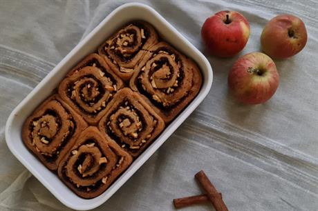 Cimet rolice s jabukom
