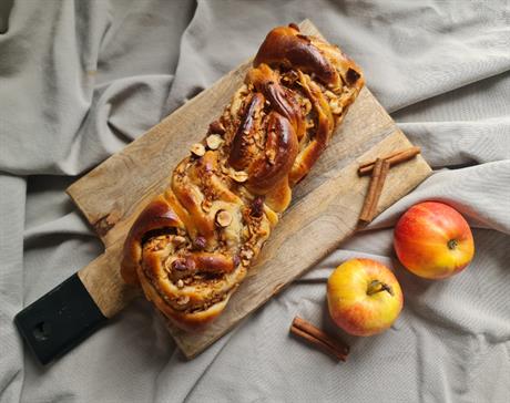 Babka od jabuke i cimeta