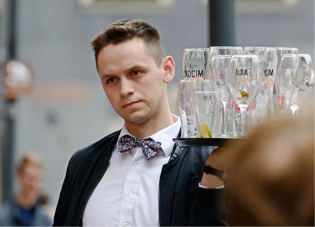Poslodavac mi ne želi isplatiti dodatak na minuli rad jer nije potpisnik Kolektivnog ugovora ugostitelja, je li u pravu?