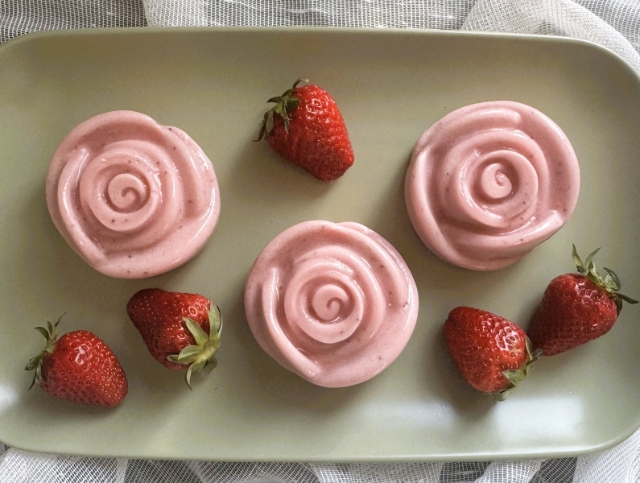 Panna cotta od jagoda – savršena proljetna slastica