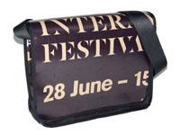 Izrađivanje vrećica i torbi od starih reklamnih natpisa