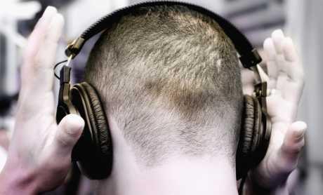 Kome prijaviti buku iz kafića?