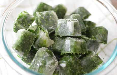 U posudici za led zamrznite ostatke vina, začine, hranu za bebe...